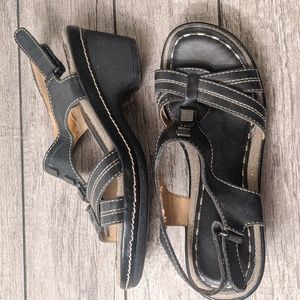 Naturalizer Sandal contrast stitching size 6
